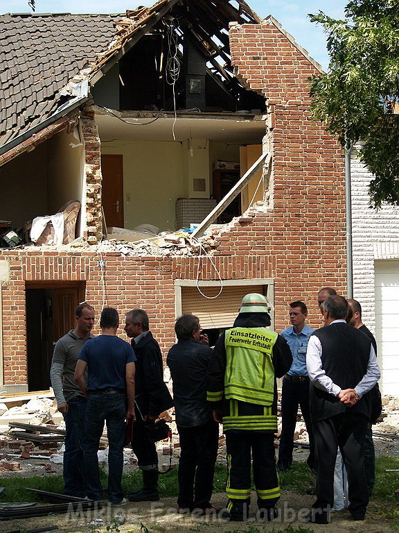 Detonation im Haus Erftstadt Dirmertsheim Brueckenstr P615.JPG